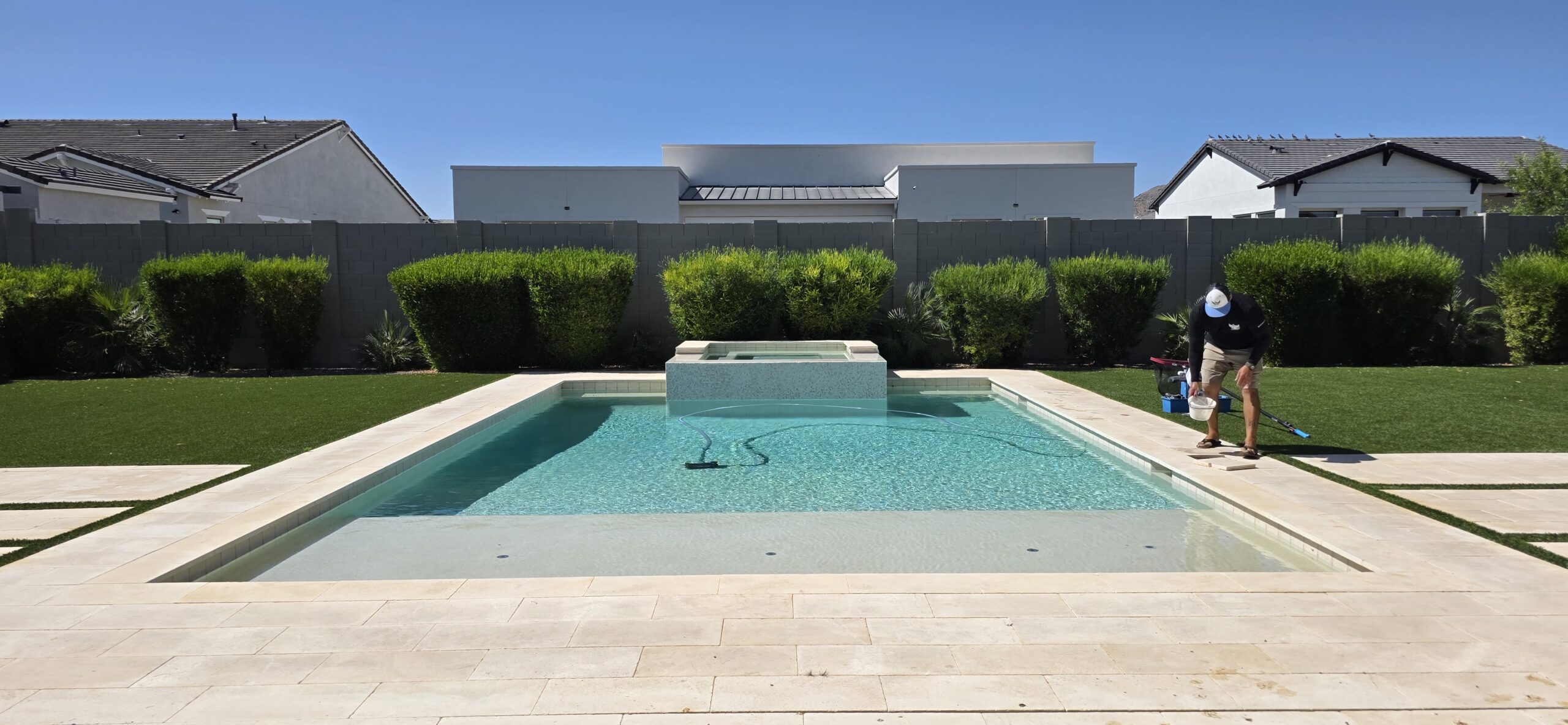 Arizona swimming pool waterline and pool water maintenance in Gilbert and the East Valley